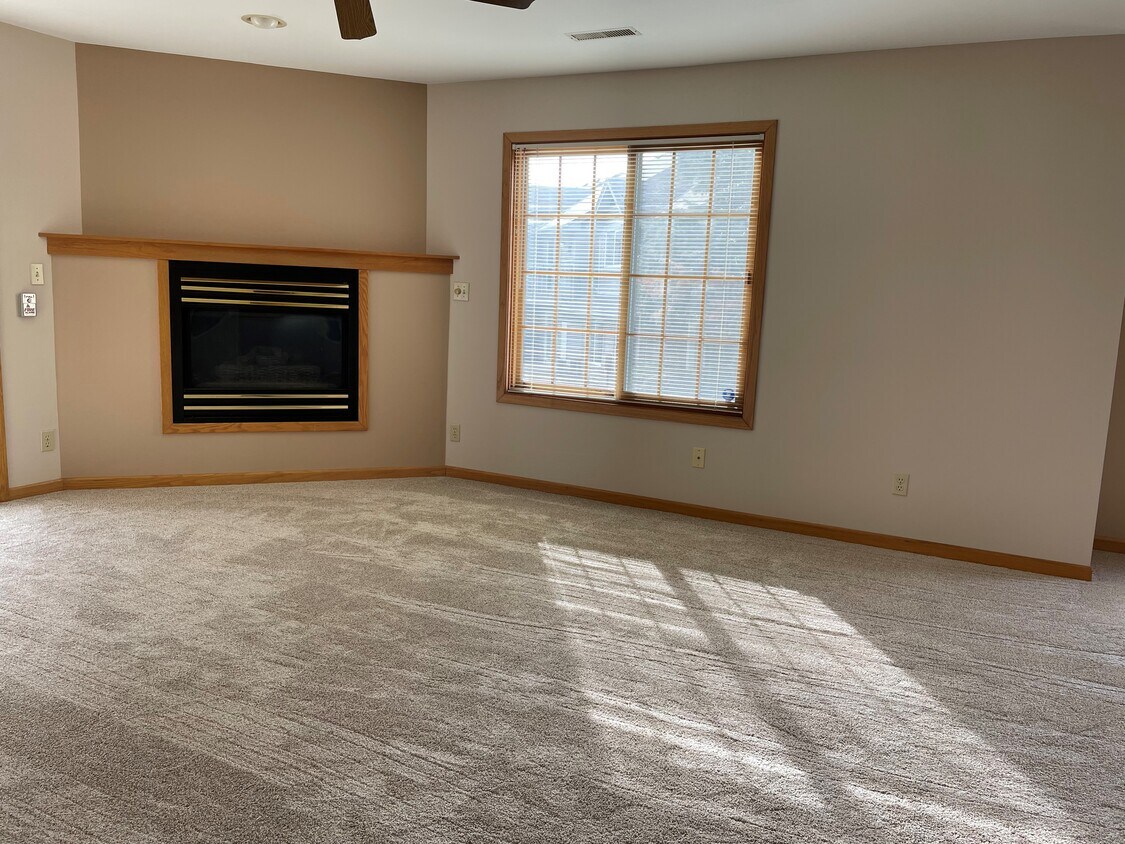 18275 Brookfield Lake Dr Unit 91, Brookfield, WI 53045 Condo for Rent