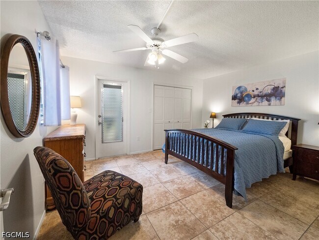 Foto del edificio - 7400 College Pkwy