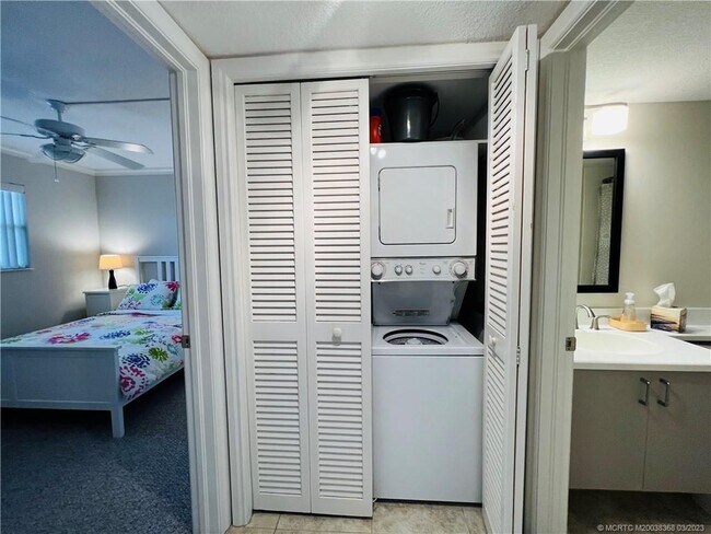 Foto del edificio - 9490 S Ocean Dr