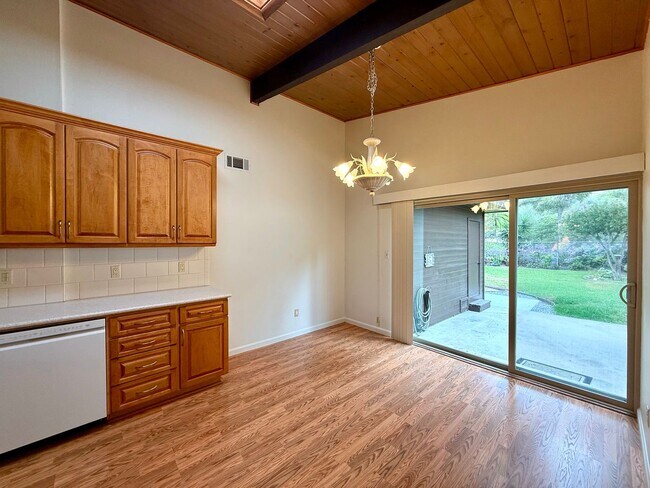 Foto del edificio - Bay Park Beauty | 3BD/2BA with Canyon Views & Lush Grounds