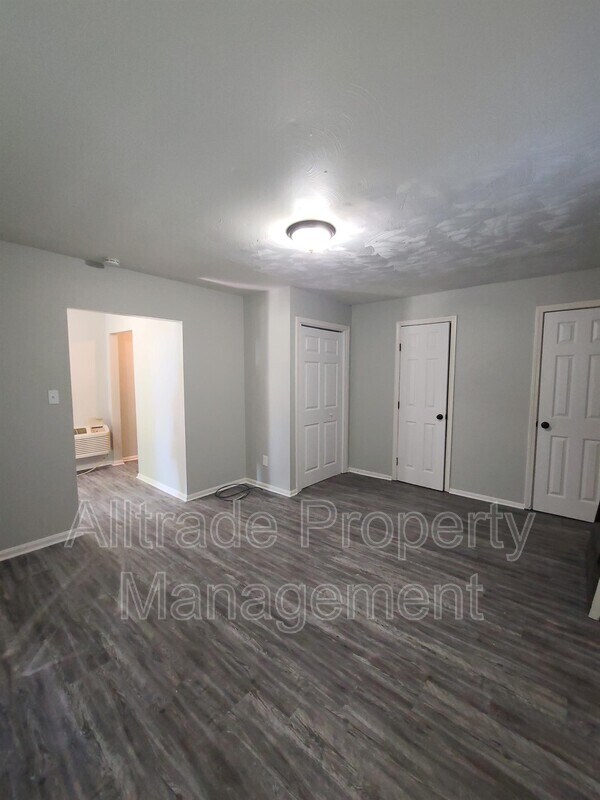 4008 Southern Pkwy, Louisville, KY 40214 House Rental in Louisville