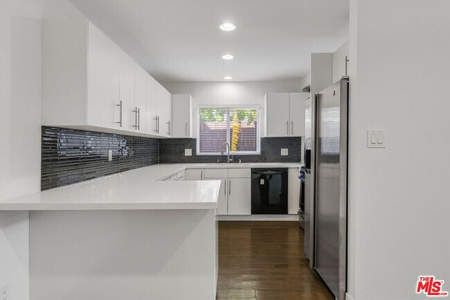 Foto del edificio - 1055 S Bedford St