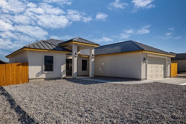 Building Photo - 51 Yvonne Dr