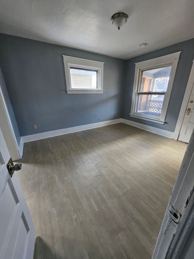 Foto del edificio - Newly renovated upper 3 bedroom unit