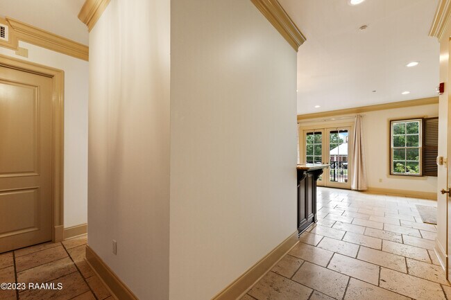 Foto del edificio - 605 Silverstone Rd