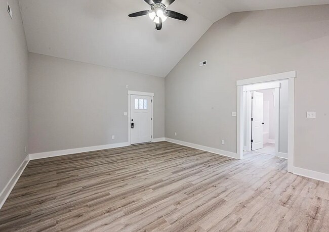Building Photo - 1152 Shallowford St