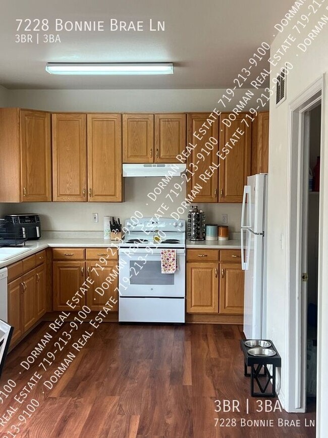 Foto del edificio - 7228 Bonnie Brae Ln