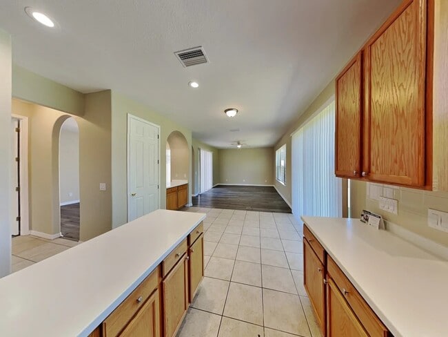 Foto del edificio - 20352 Chestnut Grove Dr
