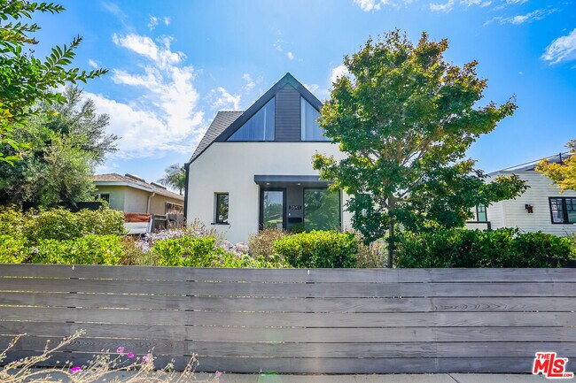 Foto del edificio - 3641 Greenwood Ave