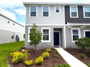 Building Photo - 3187 Skyline Lp