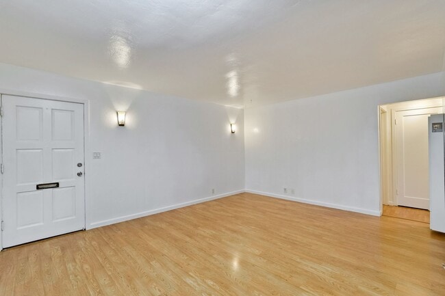 Foto del edificio - Welcome Home!!! - Great Location, Near Val...