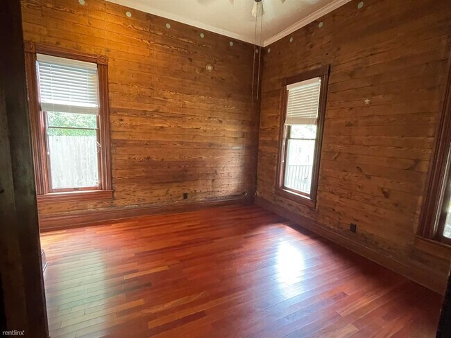 Foto del edificio - 2 br, 1 bath House - 901 E Bowie St