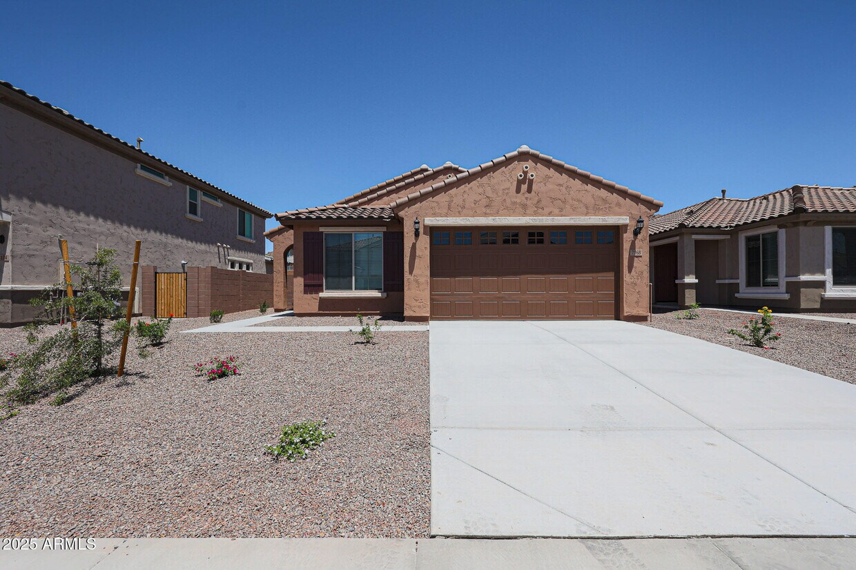 Foto principal - 7168 W Hedge Hog Pl