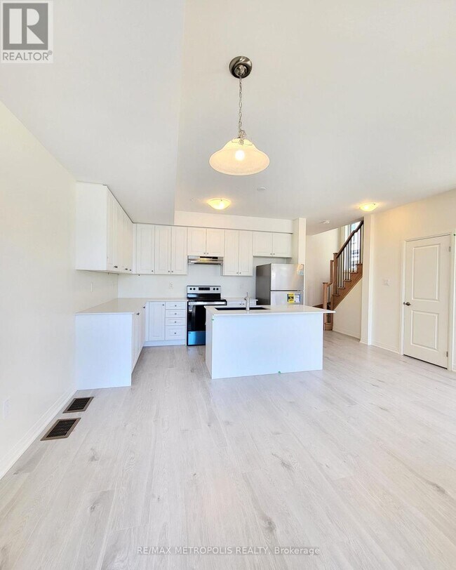 Photo du bâtiment - 20 Esquire Wy