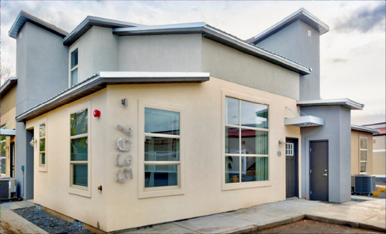 Building Photo - Towne Pointe Crossing