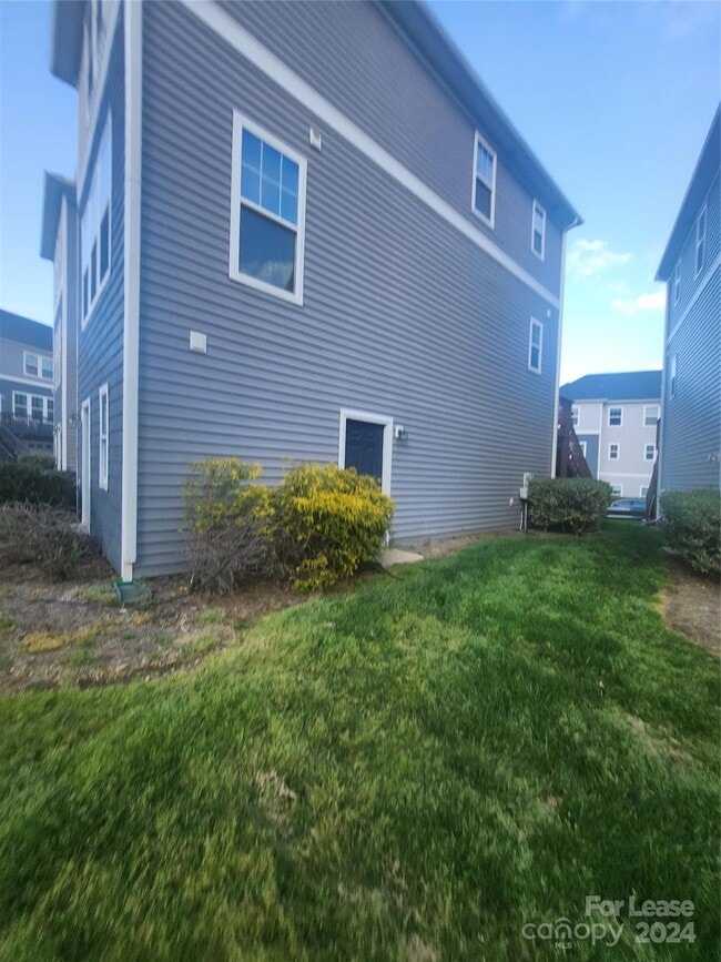 Building Photo - 8513 Sharonbrook Dr
