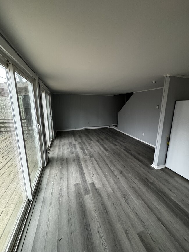 Building Photo - 149 Hemlock Ln