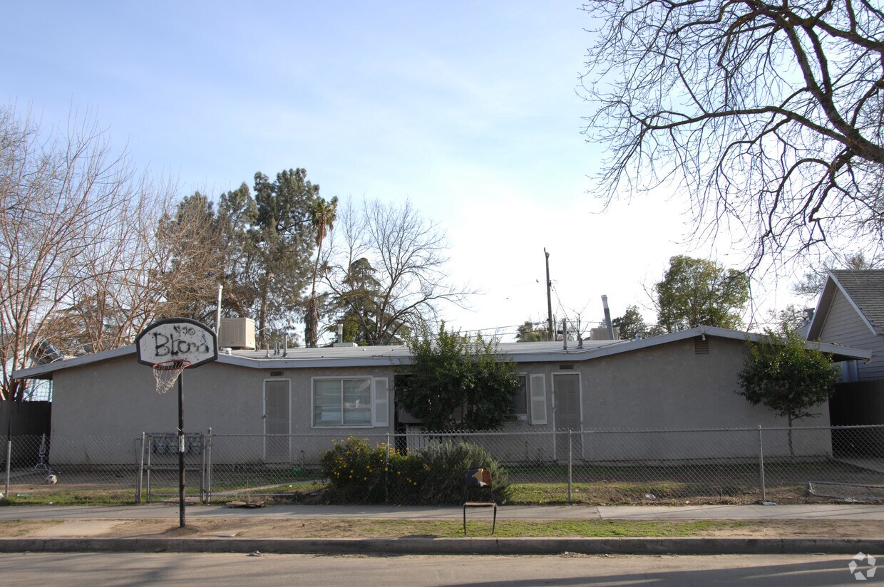 Building Photo - 2212 E Tyler Ave