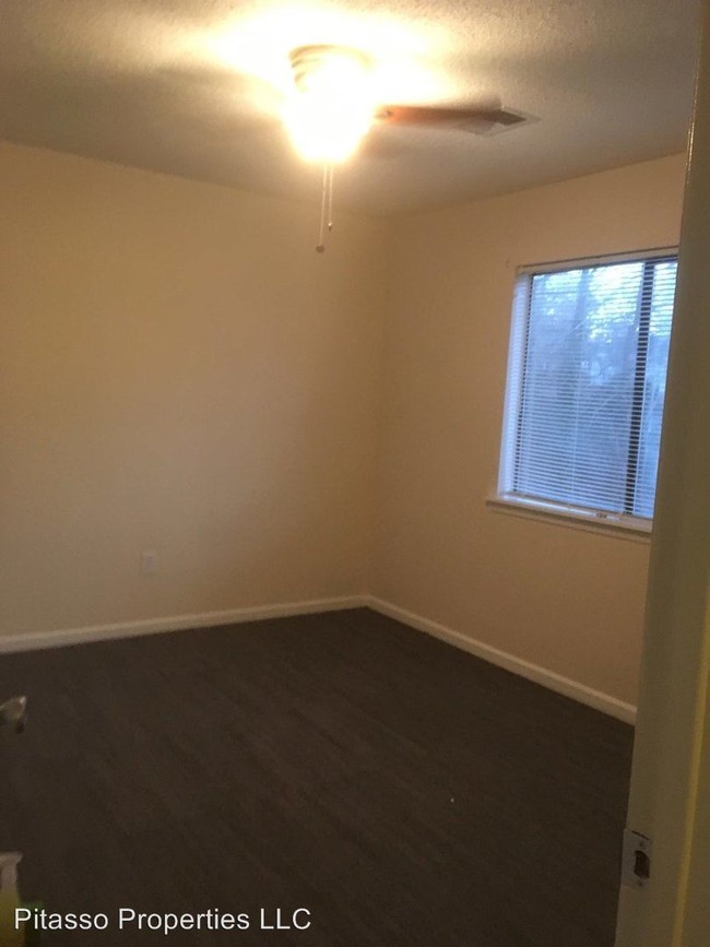 Building Photo - 61 Autumn Ln