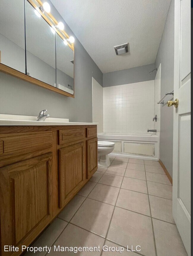 Building Photo - 7 br, 3 bath House - 4716 Fremont Ave N.