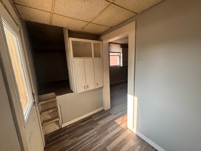 Building Photo - Studio Apartment Blocks from Downtown La Crosse
