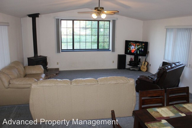 Building Photo - 3 br, 2 bath House - 21118 Country Club