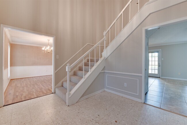 Foto del edificio - 5019 Oak Shadows Dr