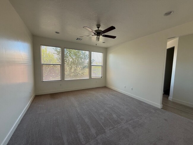 Building Photo - Home for Rent - Pool Access