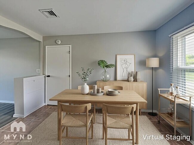 Foto del edificio - 6649 Meadowlark Dr