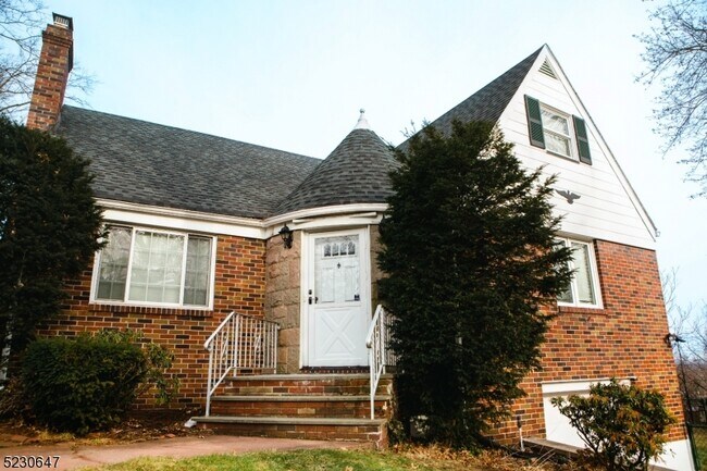 Building Photo - 134 Berkshire Rd