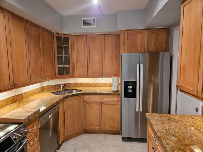 Building Photo - 669 W Oakland Park Blvd