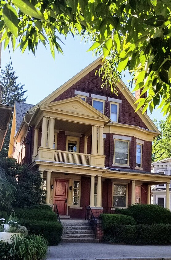 Primary Photo - 483 Orange St