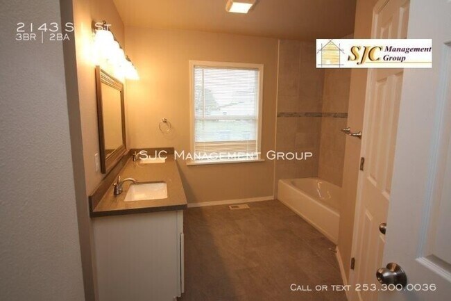 Building Photo - Recently Updated Two Story House For Rent