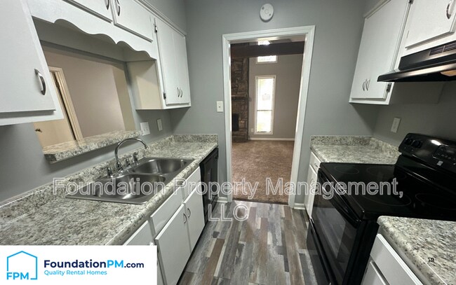 Building Photo - 5756 Crievewood Dr