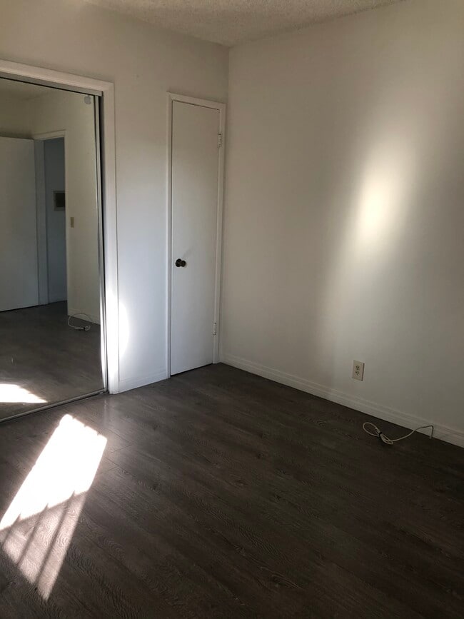 Building Photo - 2826 Guirado St