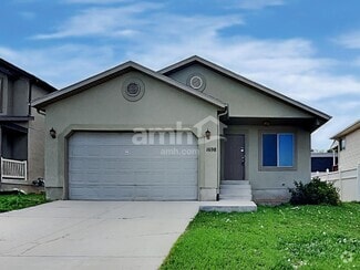 Building Photo - 1698 E Ridgefield Rd