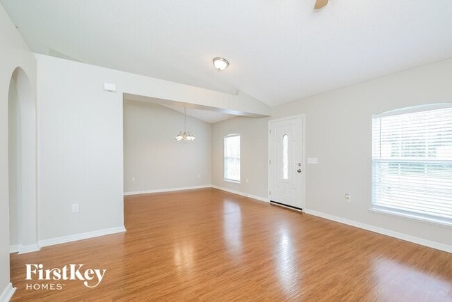 Building Photo - 737 Cockatoo Ct