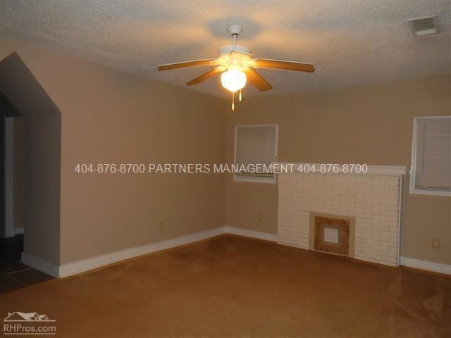 Building Photo - 2700 Flat Shoals Rd