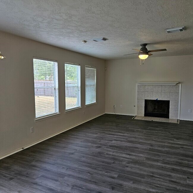 Building Photo - 21706 Slate Bridge Ct