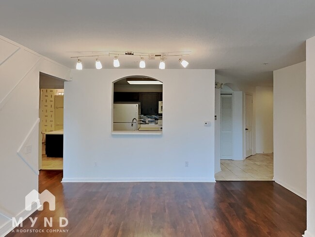 Building Photo - 3960 Southpointe Dr