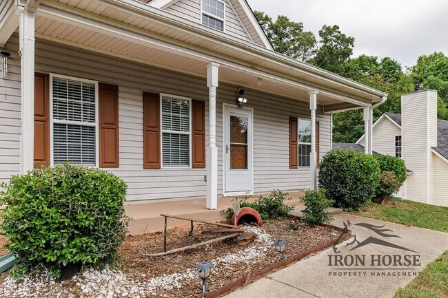 Building Photo - 3978 Pinedale Ln