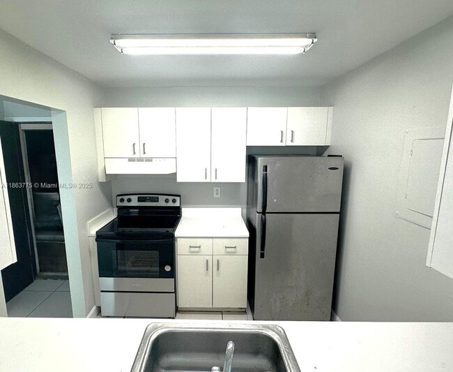 Foto del edificio - 2150 SW 16th Ave