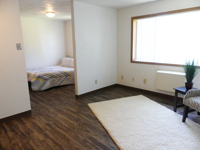 Building Photo - Lakeview Terrace Apartments