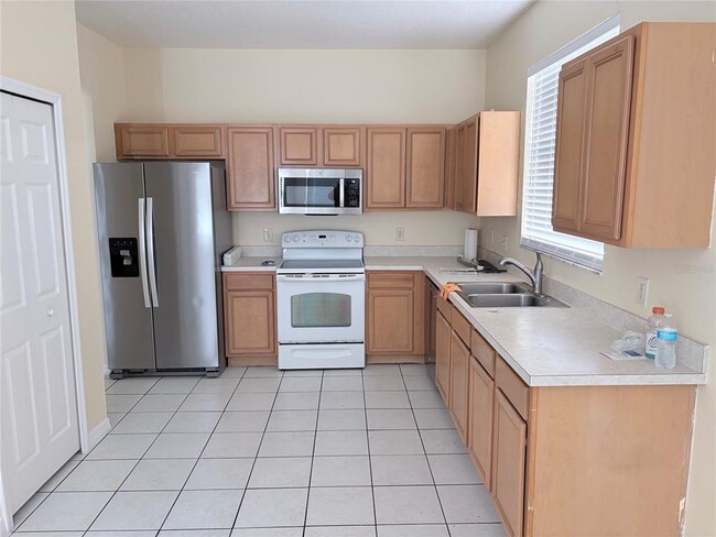 Foto del edificio - 456 Calabay Parc Blvd