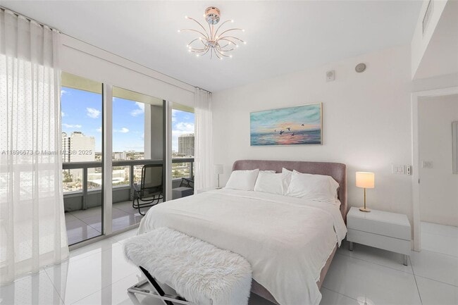 Foto del edificio - 6899 Collins Ave