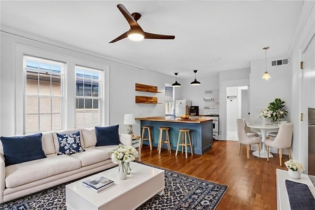 Foto del edificio - 824 Greenwood Ave NE