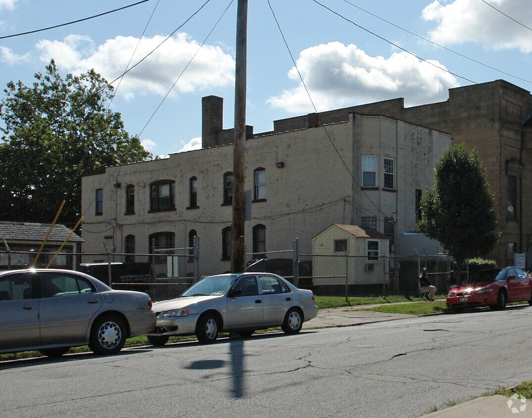 Building Photo - 2097 E 46th St