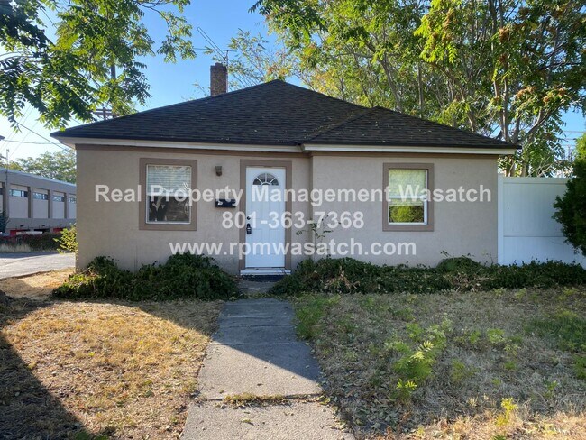 Foto del edificio - Come See This 4 Bedroom 1.5 bathroom single family home!!