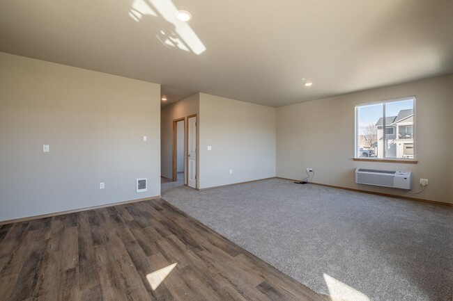 Foto del edificio - 3 Bedroom 2 Bath Apartment Pet Friendly!