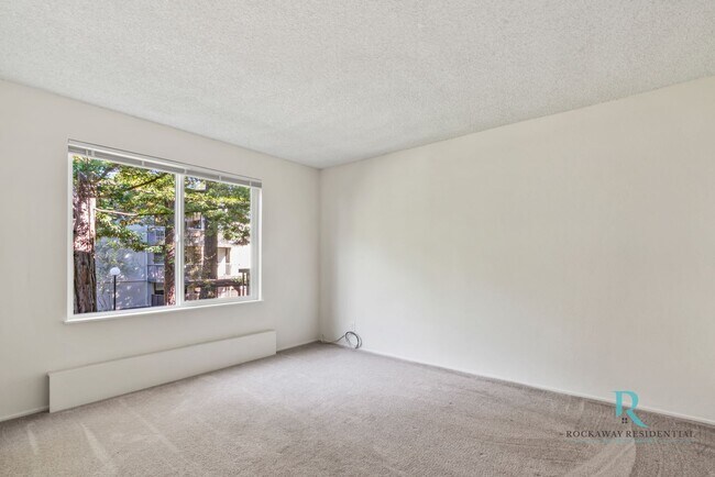 Foto del edificio - 2206 Shelter Creek Ln
